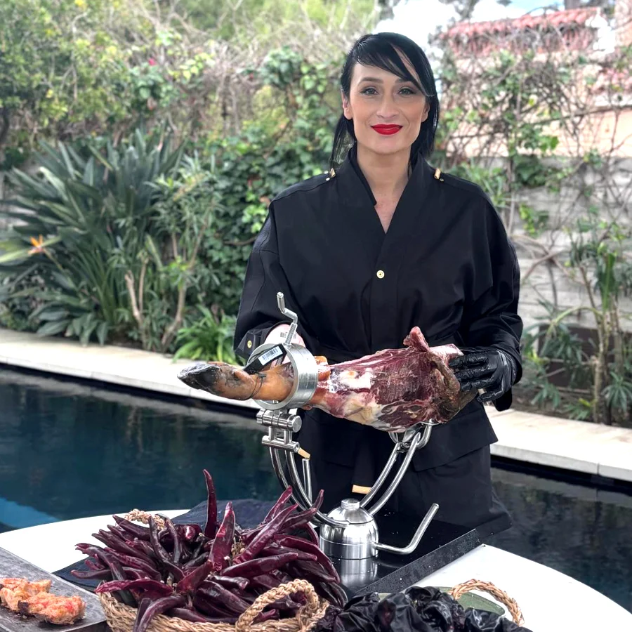 Corte de jamón en eventos de Raquel López